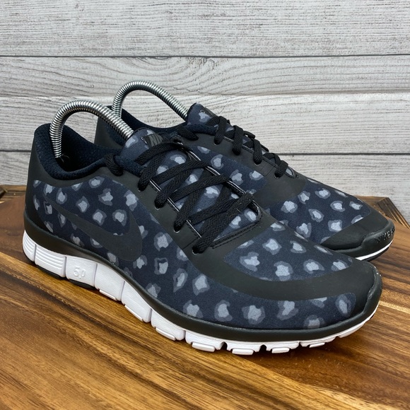 Nike Women’s Free Run 5.0 V4 Black Grey Running Shoe 695168-003 Sneaker Size 9.5 - Picture 3 of 10